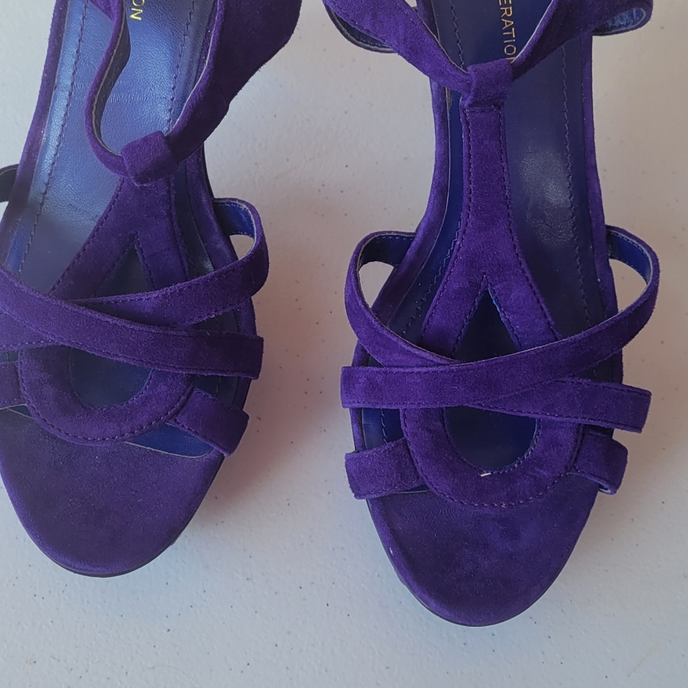 Shoes size 8